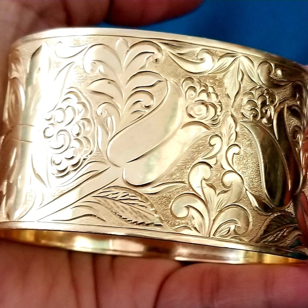 40mm hawaiian bangles 98 grams